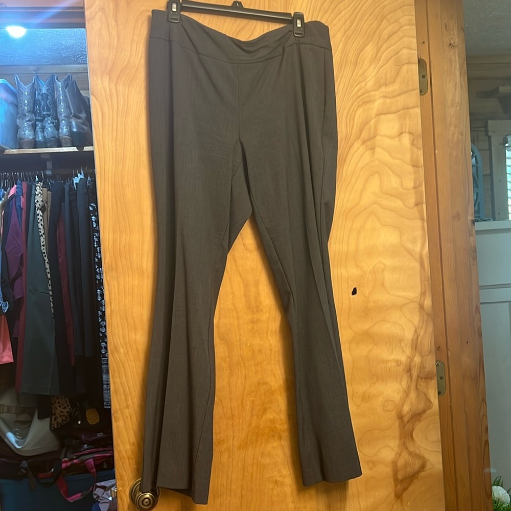 Roz&Ali pull on dress pants. Size 10